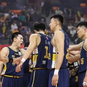 开云APP-越打越差！25岁前锋在广东七个赛季，杜锋苦心培养|广东男篮|张皓嘉|徐昕|浙江男篮|北控男篮_新浪体育_新浪新闻