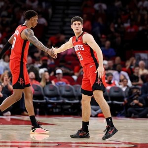 kaiyun-状态也太不稳定了！火箭后场新星最近几场比赛真是起伏太明显了？