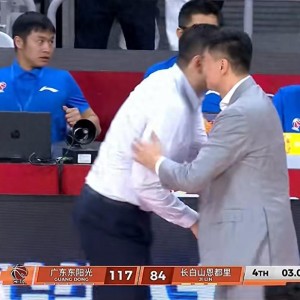 开云体育官网-杜锋大吐苦水：2人有伤太困难，媒体人吐槽：没伤有篮的你却不用